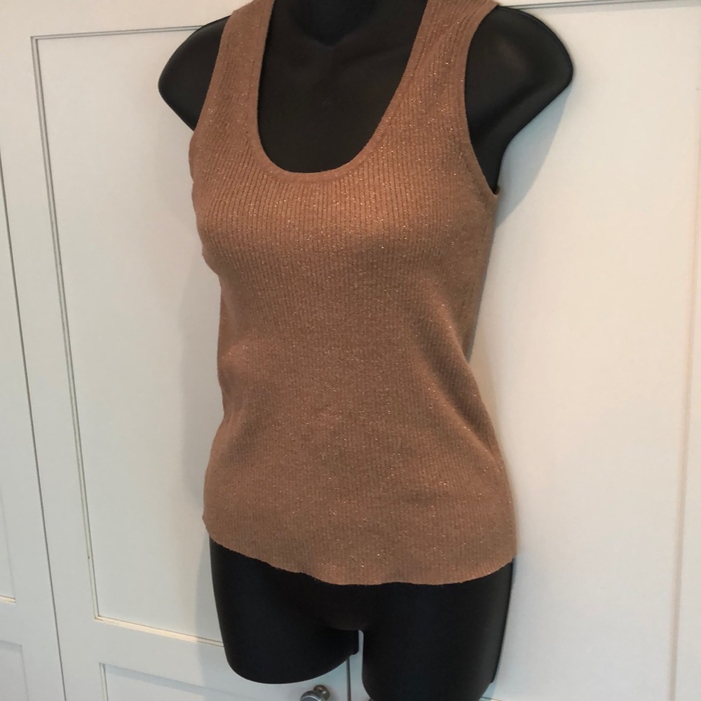 Tan top brownish size L studio 1940
